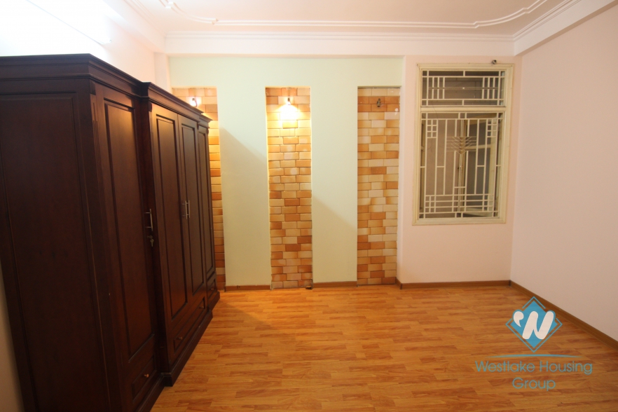 5 bedrooms house for rent in Ba Dinh district, Ha Noi